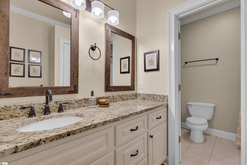 Spacious full-brick 4-bedroom, 3-bath home with a primary suite - photo 20
