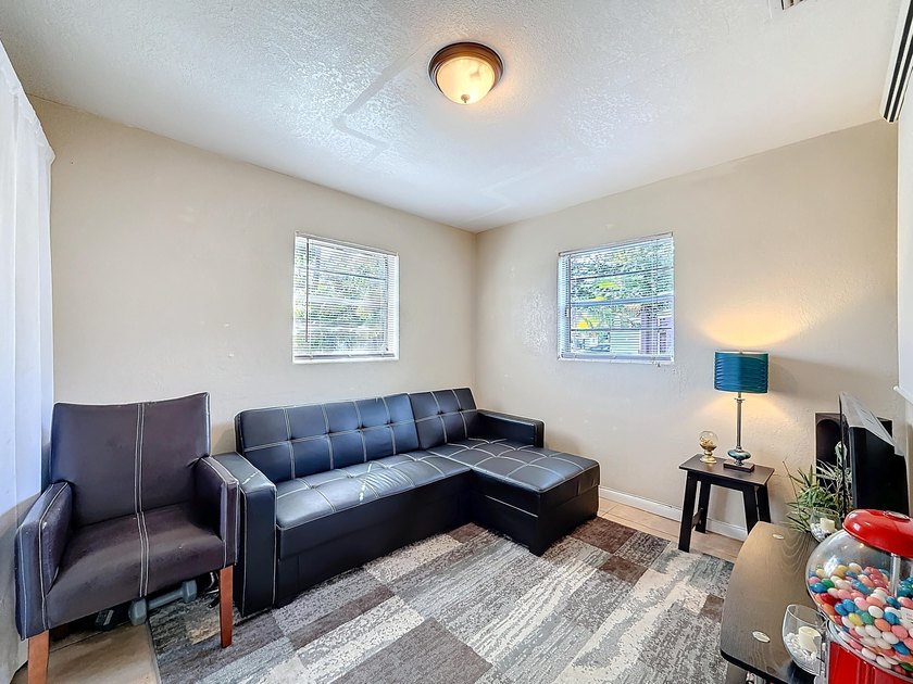 Amazing Opportunity! Updated 3 bedroom 2 bathroom single family - photo 20