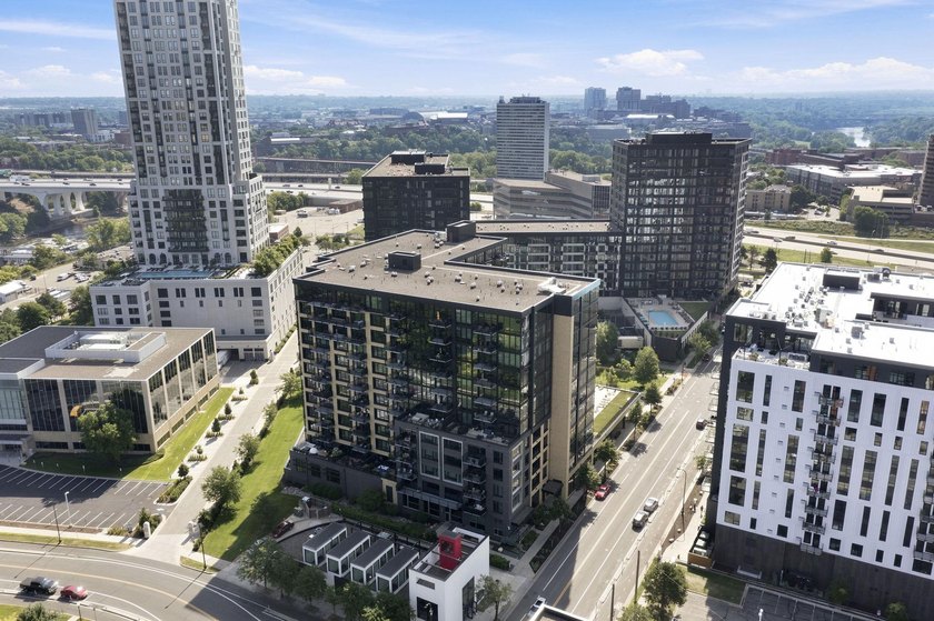 Wake up to one of the most iconic views in Minneapolis - photo 26