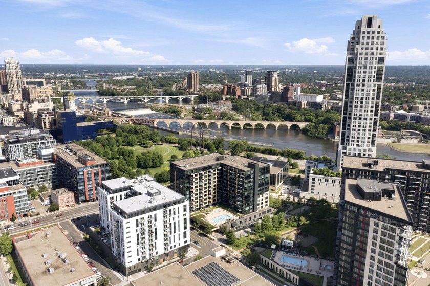 Wake up to one of the most iconic views in Minneapolis - photo 28