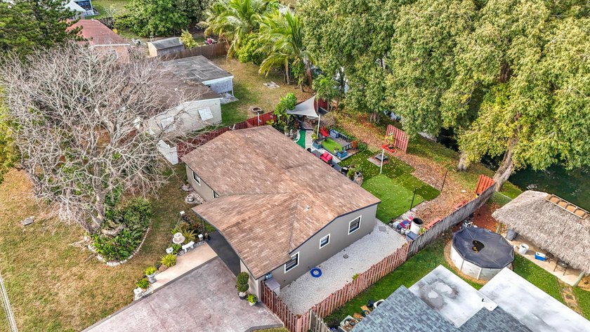 Amazing Opportunity! Updated 3 bedroom 2 bathroom single family - photo 41