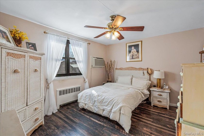 Welcome to this bright, pleasant second-floor CORNER 2 BEDROOM - photo 8