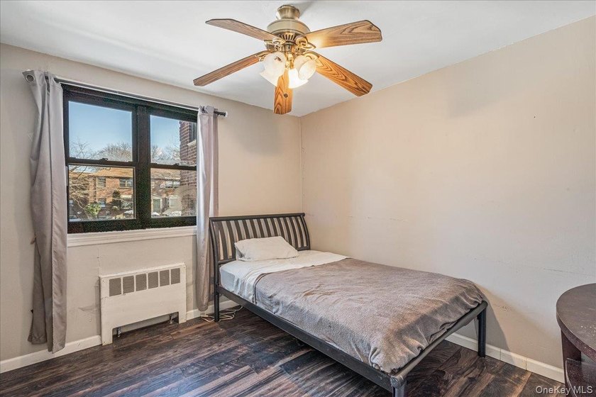 Welcome to this bright, pleasant second-floor CORNER 2 BEDROOM - photo 10