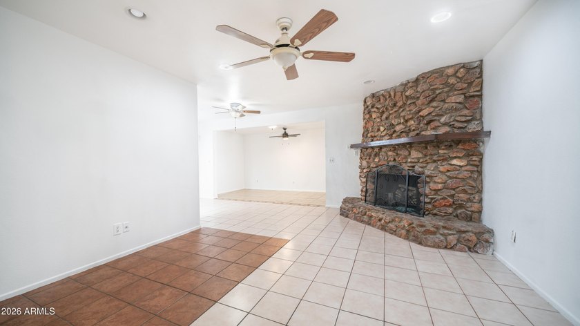 Unique &amp; versatile property with no HOA. Featuring two separate - photo 3