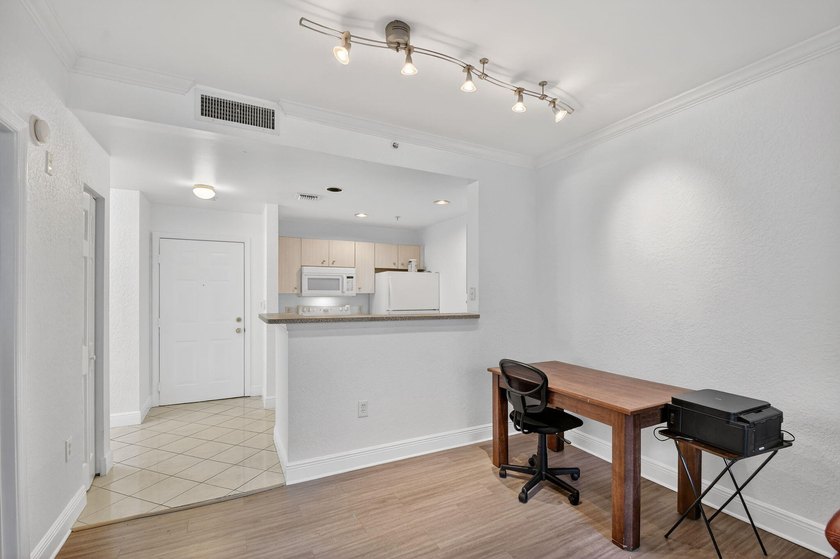 Embrace the pinnacle of West Palm living at Flagler Point! This - photo 5