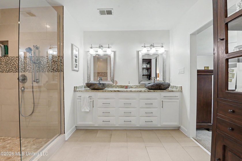 This gorgeous 3,320 sq ft remodeled cedar home sits on nearly an - photo 18