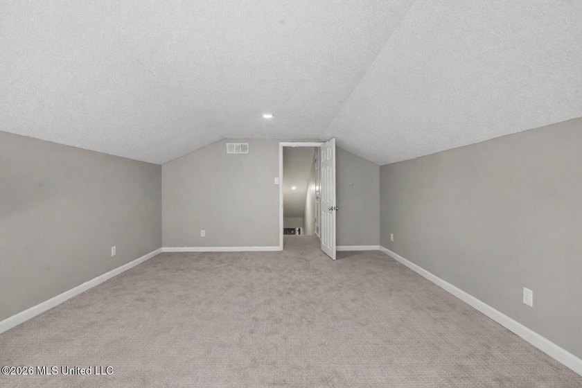 This gorgeous 3,320 sq ft remodeled cedar home sits on nearly an - photo 24