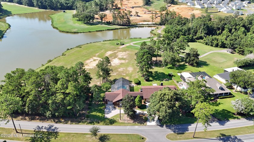 This gorgeous 3,320 sq ft remodeled cedar home sits on nearly an - photo 41