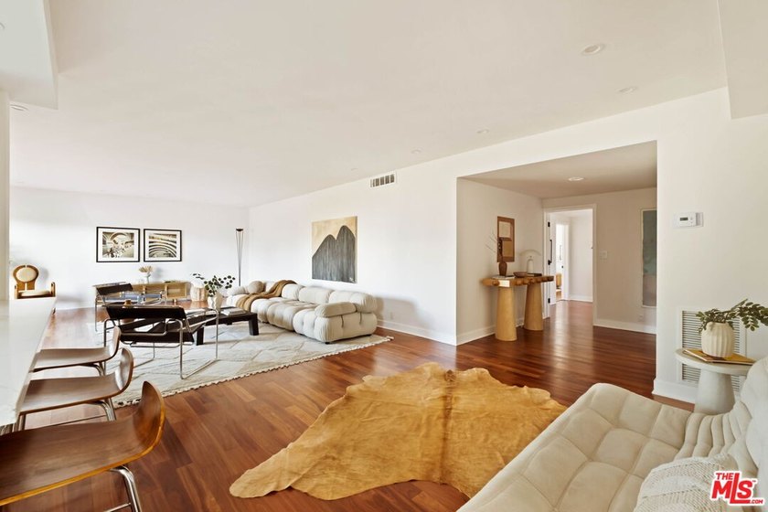 Rare opportunity to own an exceptionally spacious, beautifully - photo 7
