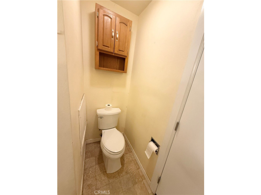 Discover the potential in this 3-bedroom, 2-bath home offering - photo 12