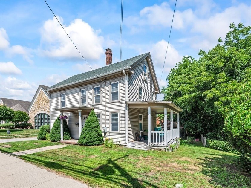 Homes with this much character, space, and charm don`t come - photo 3
