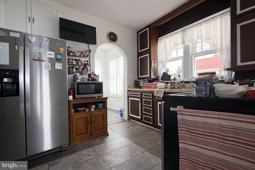 **SELLER IS OFFERING A 10,000 SELLERS CONCESSION W/ ACCEPTABLE - photo 12
