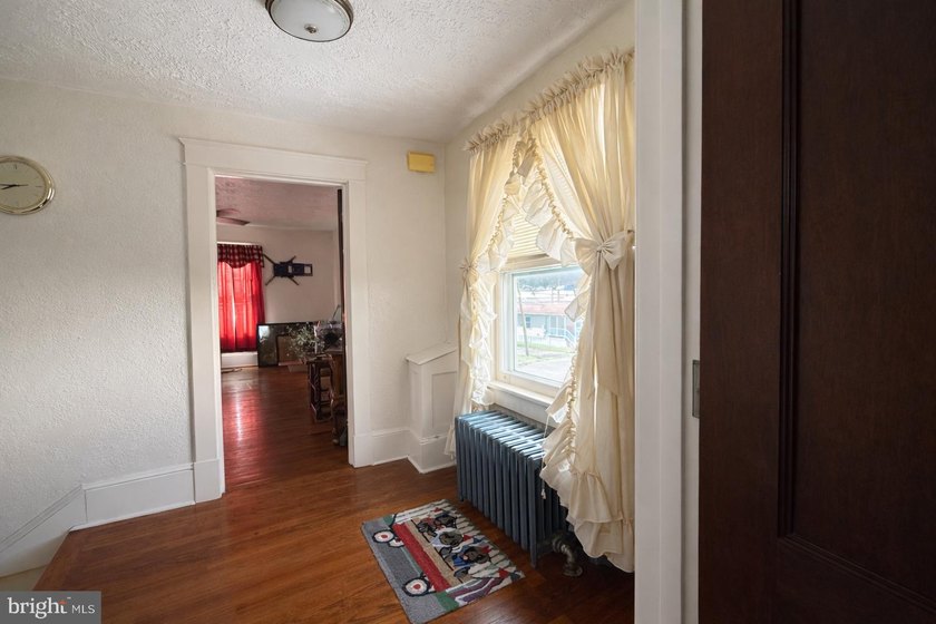 **SELLER IS OFFERING A 10,000 SELLERS CONCESSION W/ ACCEPTABLE - photo 20