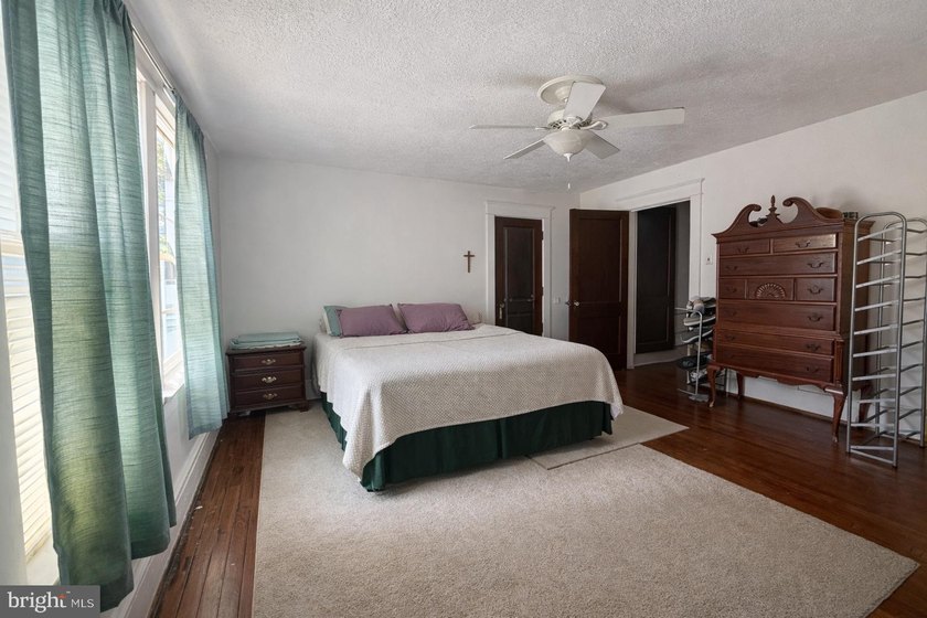 **SELLER IS OFFERING A 10,000 SELLERS CONCESSION W/ ACCEPTABLE - photo 23