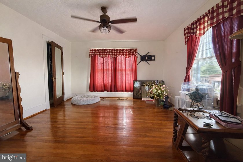 **SELLER IS OFFERING A 10,000 SELLERS CONCESSION W/ ACCEPTABLE - photo 25