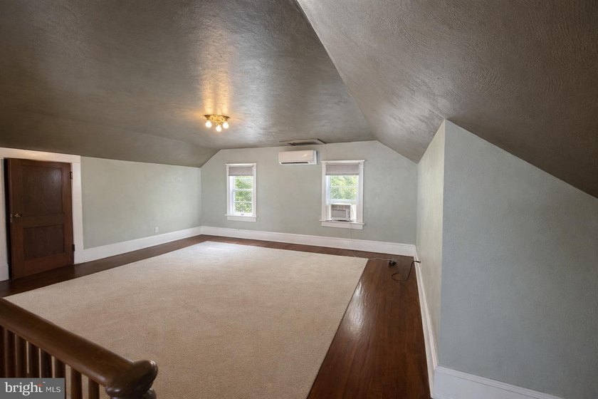 **SELLER IS OFFERING A 10,000 SELLERS CONCESSION W/ ACCEPTABLE - photo 27