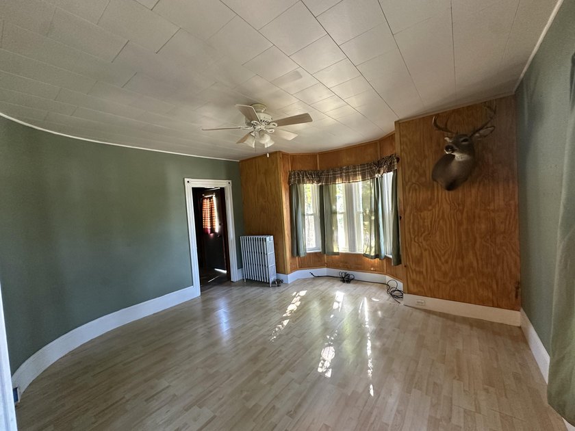 Early 1900's Victorian Home located on 0.36 acre lot in Island - photo 12