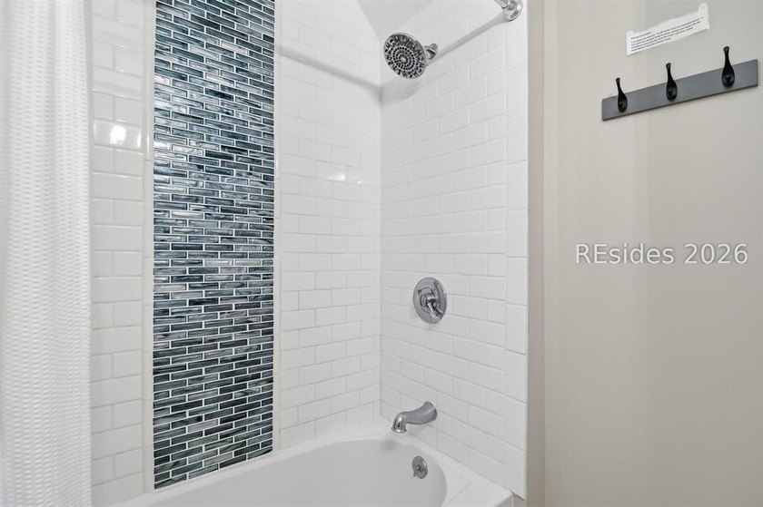 Terrific 2 bedroom/2 bath villa just steps from the beach! This - photo 20