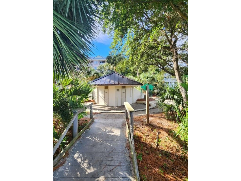 Terrific 2 bedroom/2 bath villa just steps from the beach! This - photo 34