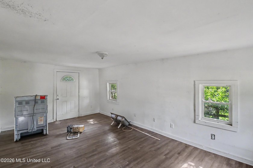 Investor Special! Great opportunity for investors, flippers, or - photo 4