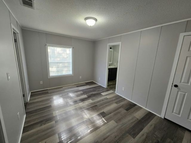 Make your new home in Sunshine Village, a well-maintained - photo 4