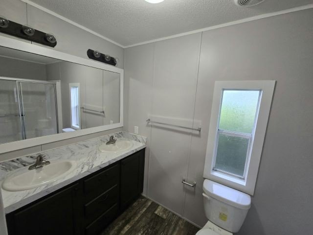 Make your new home in Sunshine Village, a well-maintained - photo 5