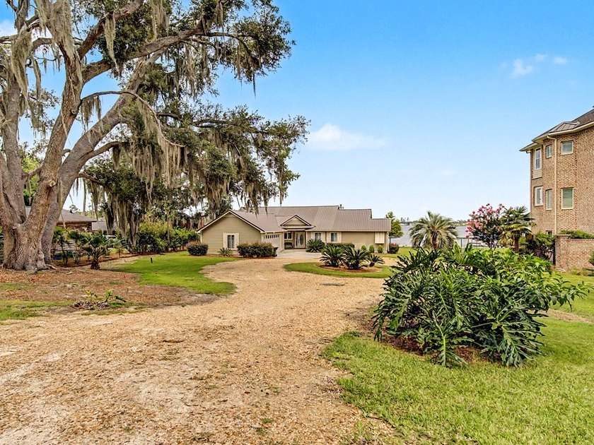 **All furnishings and the boat are included!!(2014 Hurricane - photo 6