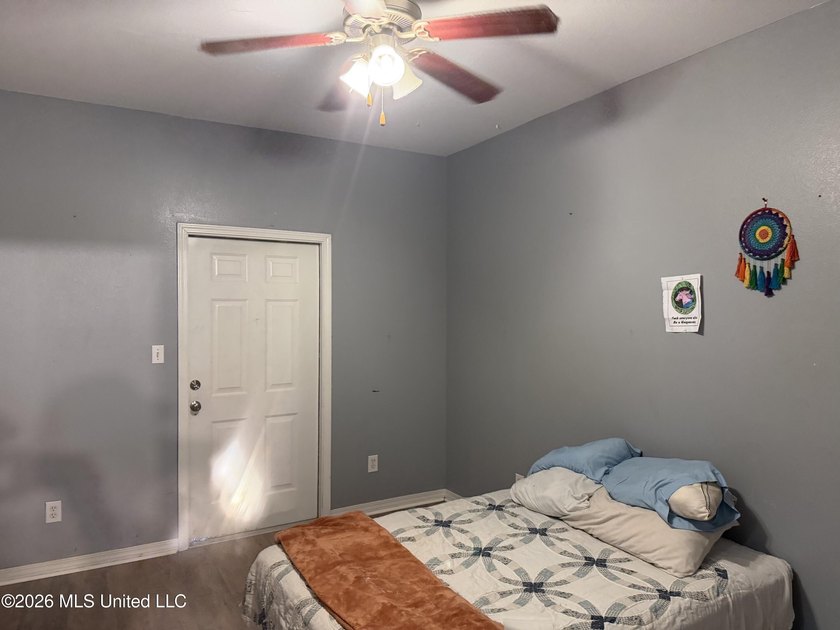 Investment Opportunity - Raised Duplex with Income Potential! - photo 5
