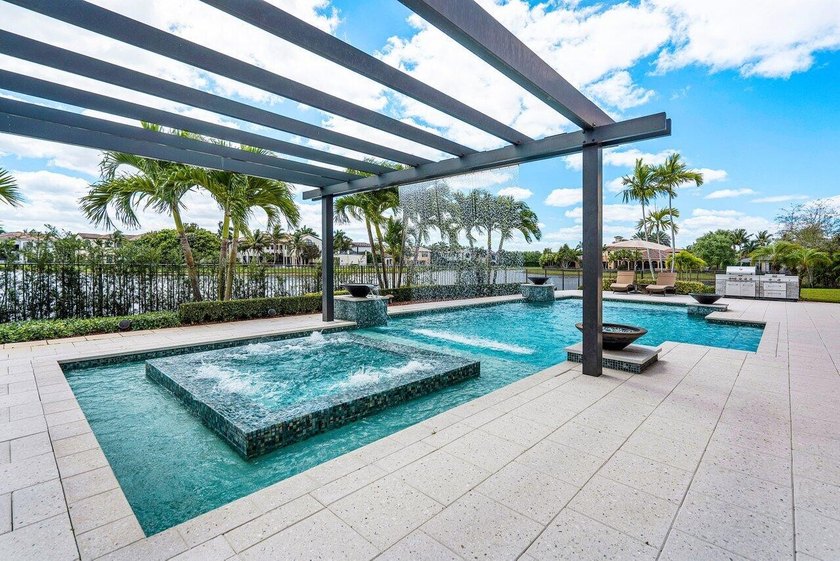 Welcome to 17511 Cadena Drive, a home in The Oaks with over 1/2 - photo 46