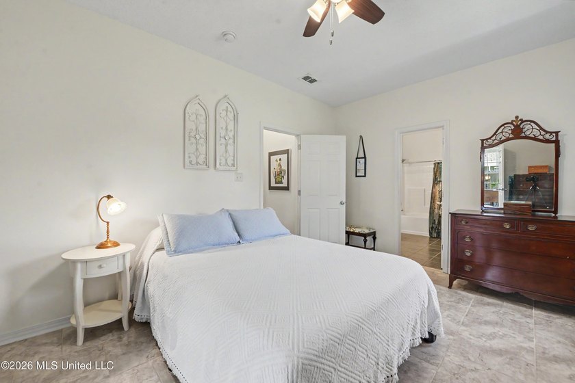 This Fabulous Home has so Many Custom Upgrades and Renovations!! - photo 8