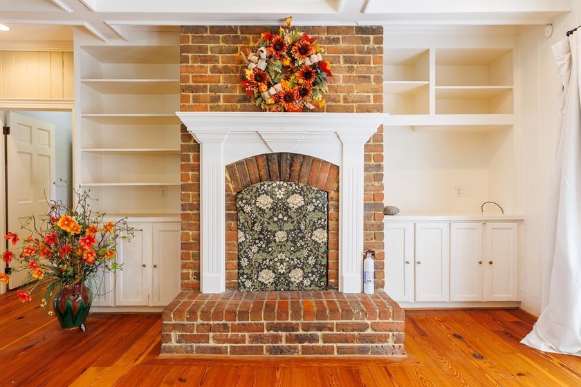 STATELY AND FULL OF CHARACTER OVERLOOKING MILL POND! Welcome to - photo 8