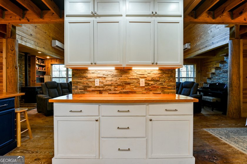 Not everyone is searching for a cookie cutter home. Some, like - photo 12
