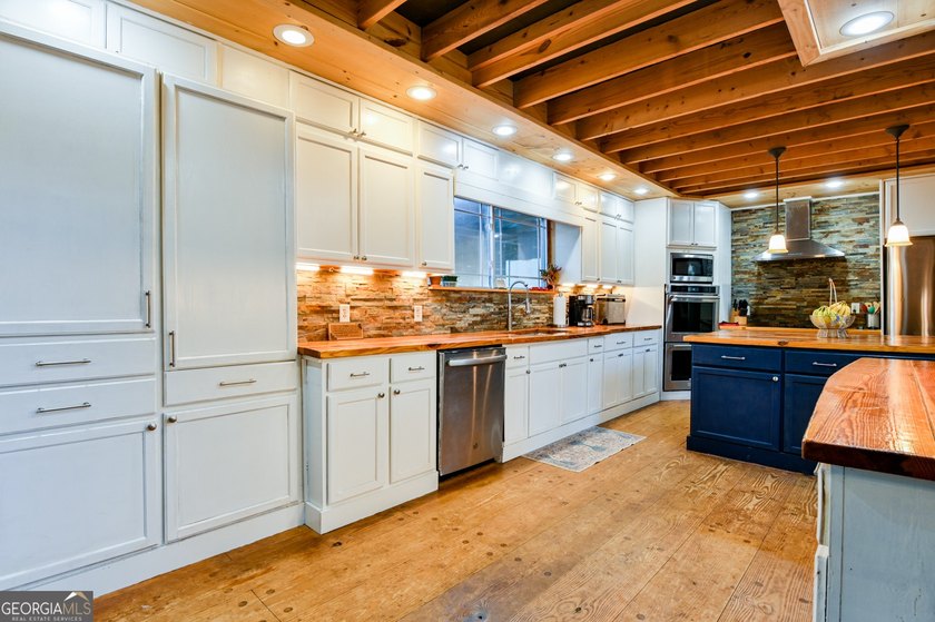 Not everyone is searching for a cookie cutter home. Some, like - photo 15