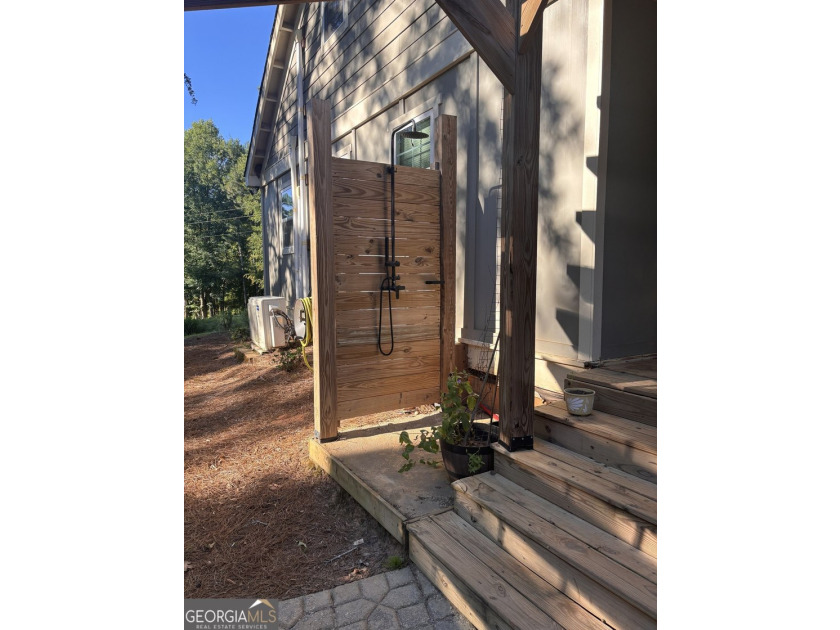 Not everyone is searching for a cookie cutter home. Some, like - photo 22