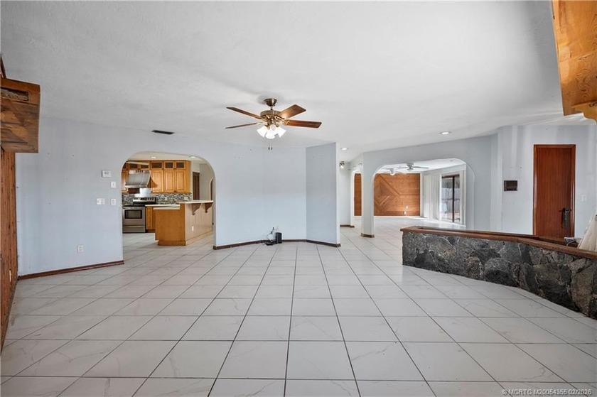 Opportunity knocks! With 2,365 SF, this 4BR, 2-bath, 2 CG pool - photo 6