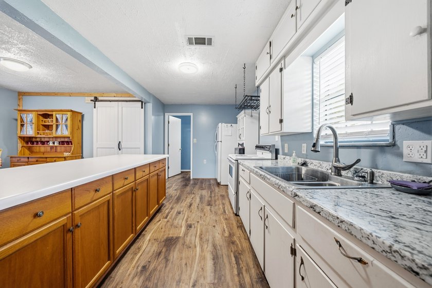 Escape to the peaceful beauty of The Canyons at Lake Whitney! - photo 13