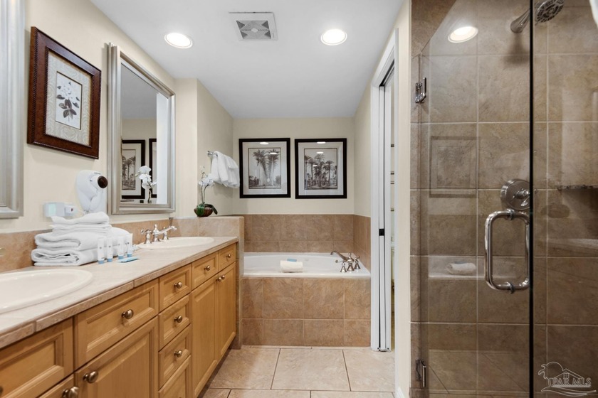 This beautiful Gulf-front condo offers the best of both - photo 22