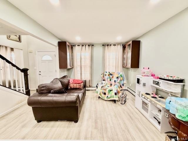 Lovely Renovated Colonial in Shirley !! Make this Home Your Own! - photo 9