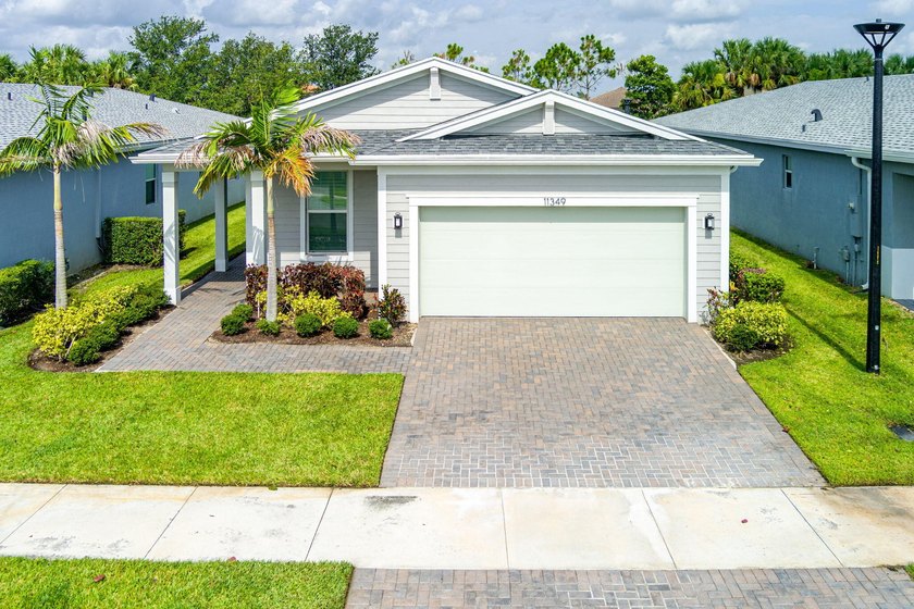 Live in America's #1 hottest ZIP code - 34987 in Port St. Lucie! - photo 2
