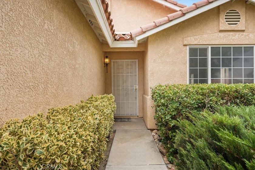 Deal of the Century - A Must-See! Located in the desirable - photo 6
