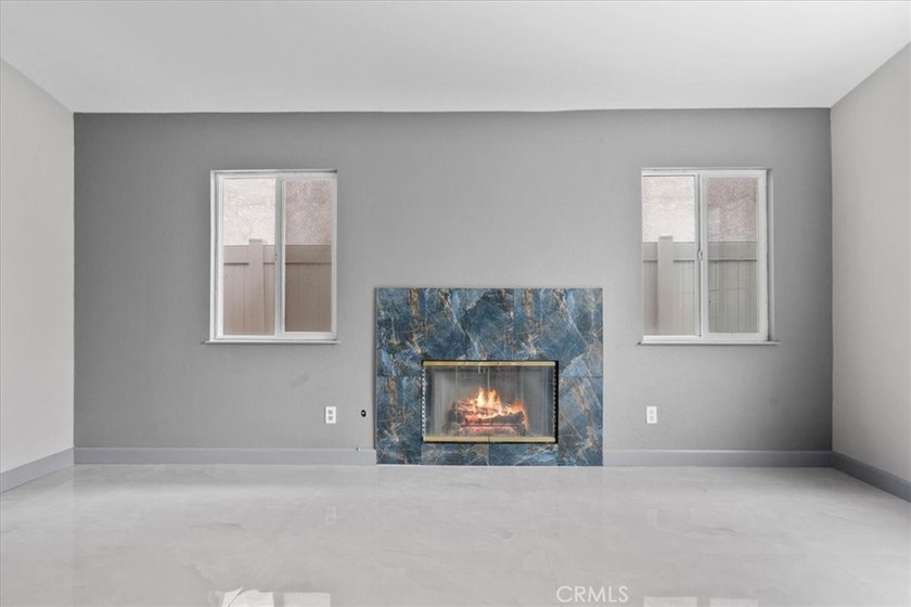 Deal of the Century - A Must-See! Located in the desirable - photo 8
