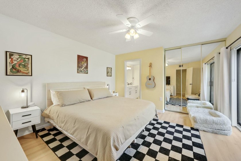 Located in the Village of Sandalwood Lakes South , this newly - photo 15