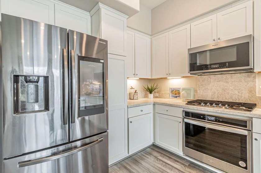 Welcome to this charming open and versatile floor plan; - photo 16