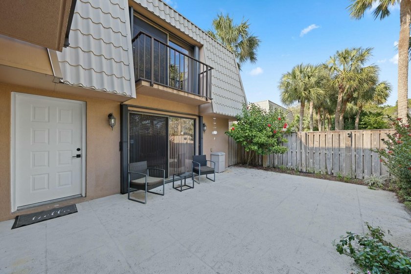 Located in the Village of Sandalwood Lakes South , this newly - photo 26