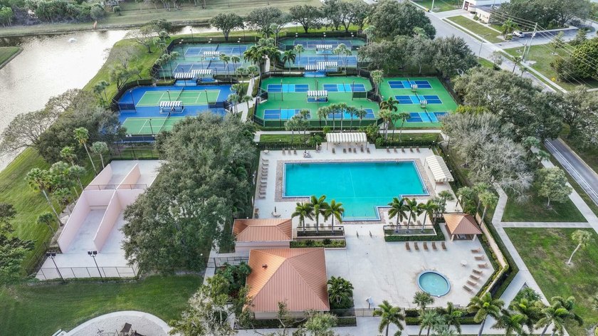 Located in the Village of Sandalwood Lakes South , this newly - photo 33