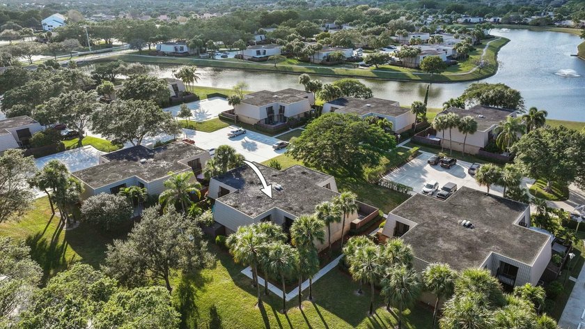 Located in the Village of Sandalwood Lakes South , this newly - photo 38