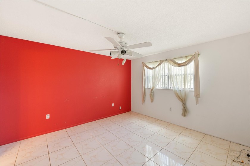 Spacious and bright second-floor, two-bedroom, two-bath condo in - photo 10