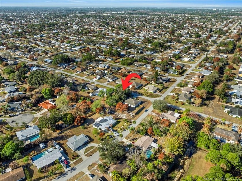 Opportunity meets convenience in this desirable neighborhood in - photo 8