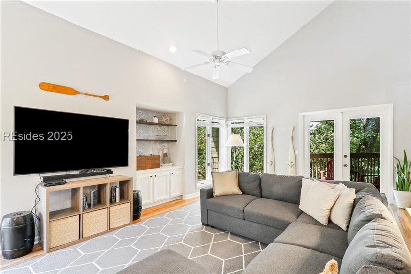 Welcome to your island getaway in the highly desirable St - photo 2
