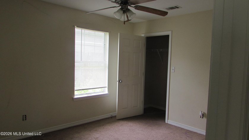3/2 single story townhome in North Biloxi. No flood, also - photo 3